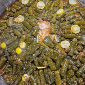 صينية ورق عنب من مطعم أبو نصرة